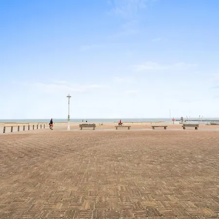 Penthouse App Met Heel Ruim Terras En Zeezicht * Nieuwpoort
