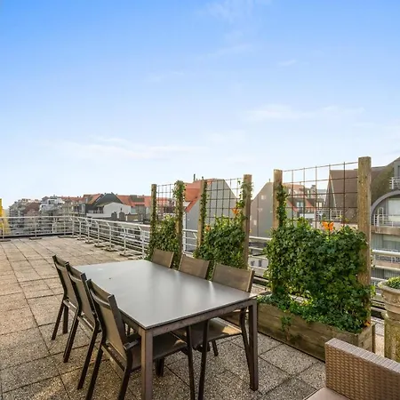 Penthouse App Met Heel Ruim Terras En Zeezicht *